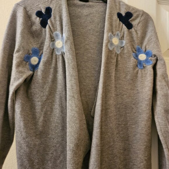 Aaeda boho cute grey cardigan sweater floral Lightweight Grannycore  Fun Soft M - Picture 2 of 11